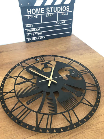 Dekoratif Roma Rakamlı Metal Duvar Saati Kuaför Temalı - Metalium Concept