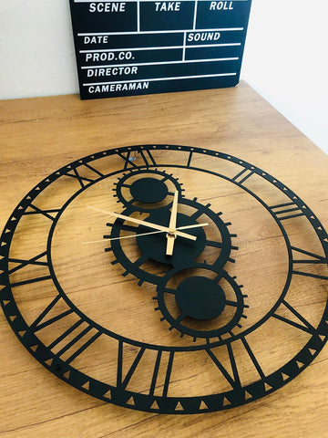 Dişli Temalı Dekoratif Roma Rakamlı Metal Duvar Saati - Metalium Concept